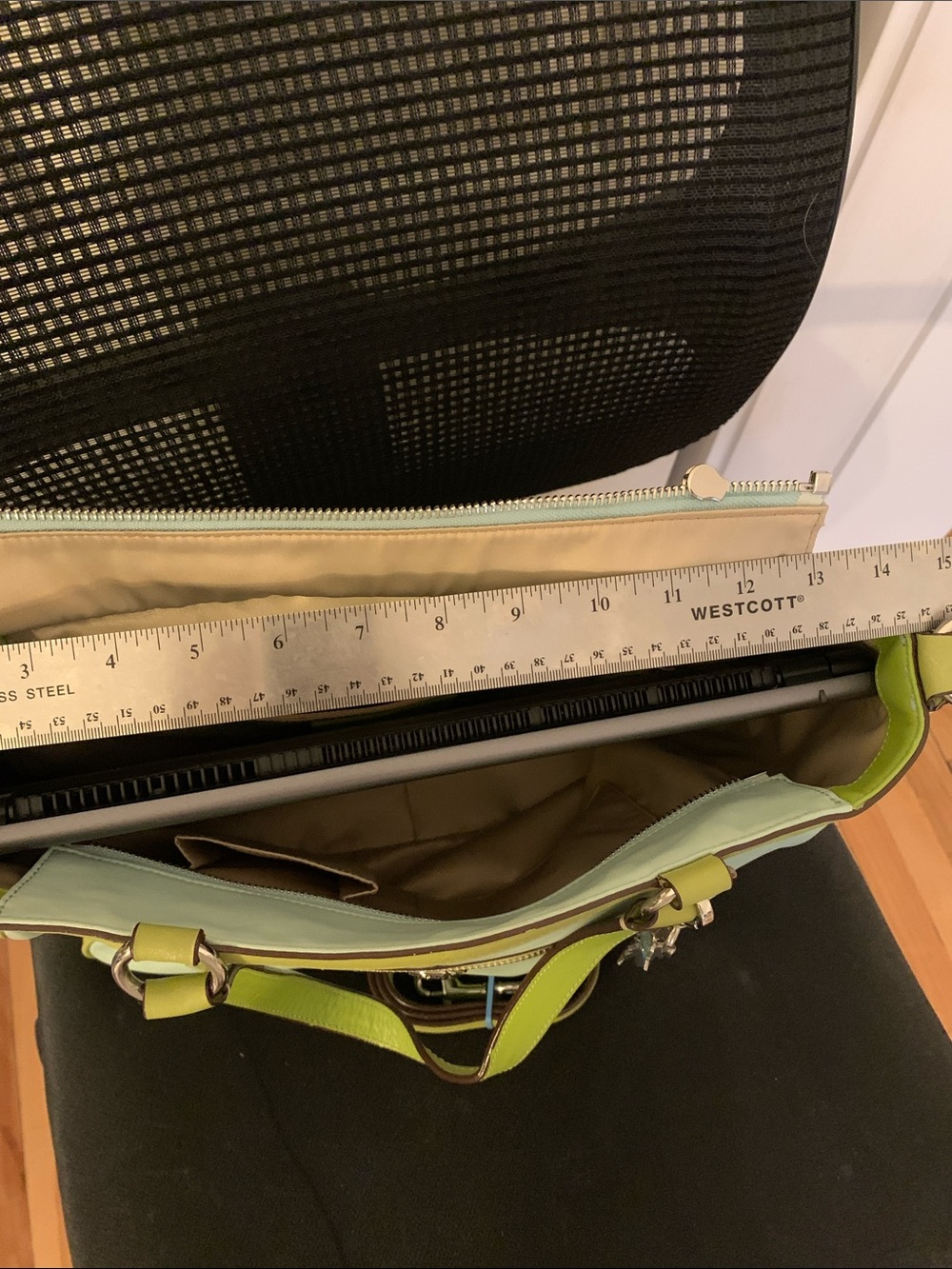 Sale ๐2010 Coach Laura Leather Carryall, in "Seafoam and Lime" - Picture 16 of 16